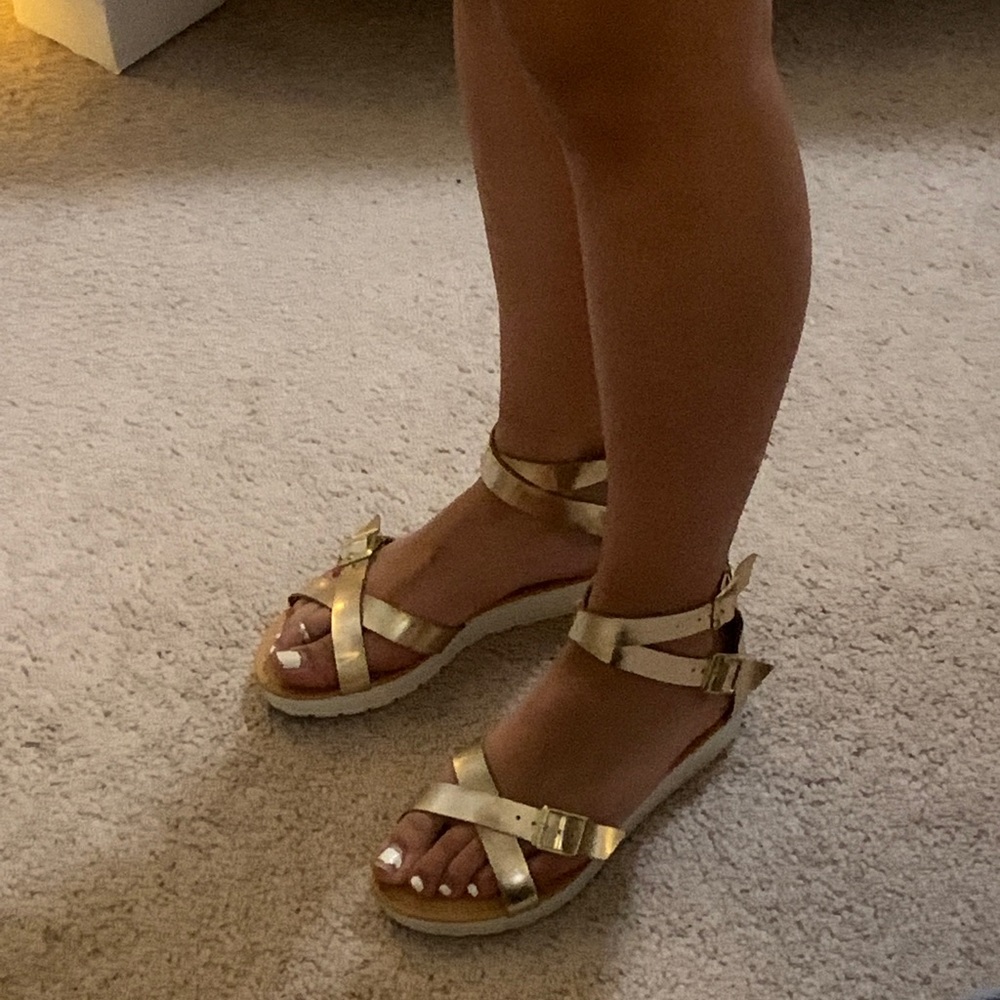 Zip up small wedged sandals gold